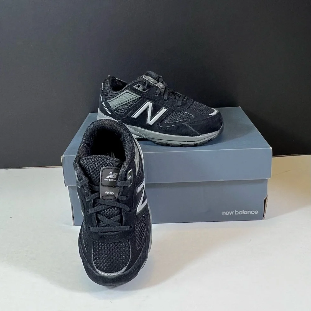 🆕New Balance 990 V5 Infant Sneakers — Size 5.5 US (Black)